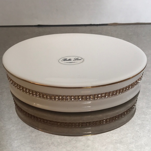 NWT Bella Lux White Ceramic Oval Soap Dish